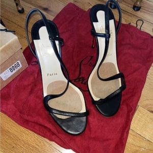 only a little defect on heel and it comes with new heel replacers if needed